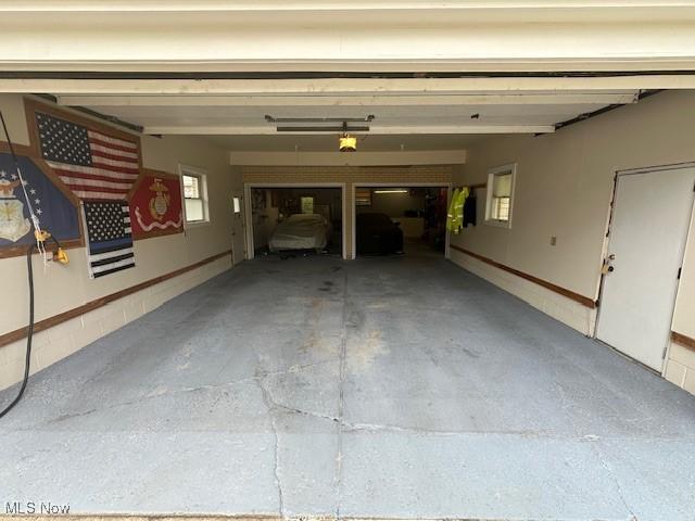 3232 Circle Dr, Cortland, OH 44410 - view of garage