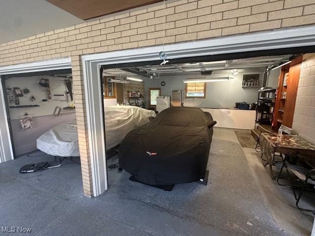 3232 Circle Dr, Cortland, OH 44410 - view of garage