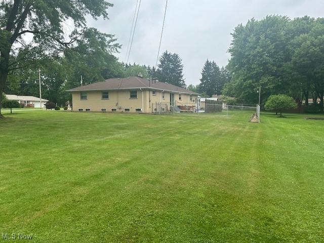 3232 Circle Dr, Cortland, OH 44410 - view of yard