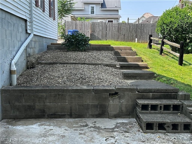 1029 Fowler Dr, Caldwell, OH 43724 - view of stairway