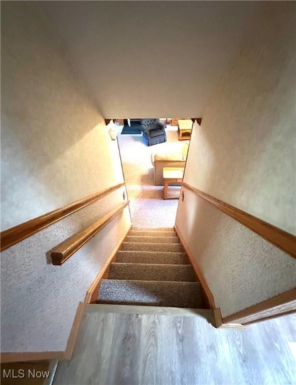 1684 Morris St, Mineral Ridge, OH 44440 - view of staircase