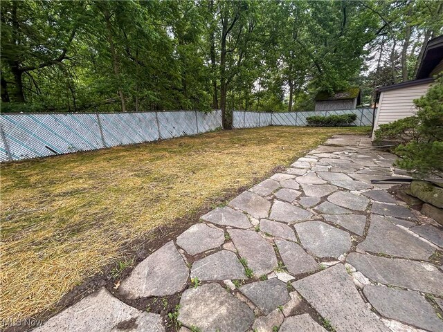 837 Pinecrest Rd, Girard, OH 44420 - view of yard