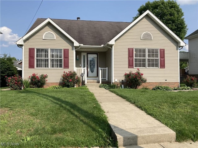 454 Lincoln Ave NW, Carrollton, OH 44615 - single story home featuring a front yard