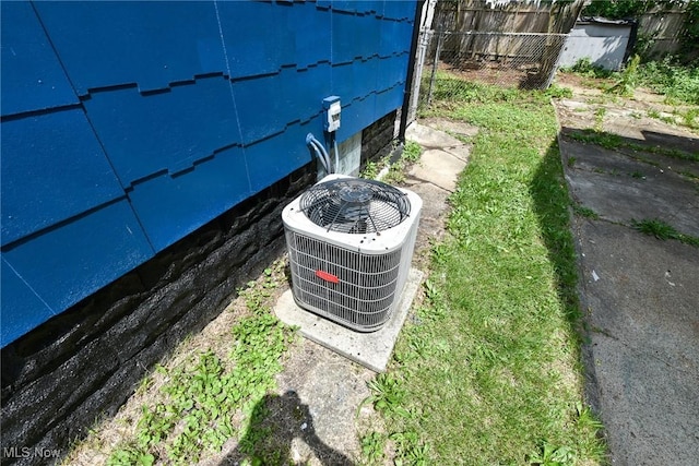 595 Hedden Ave, Akron, OH 44311 - photo 7