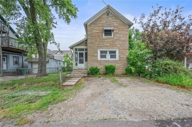 311 Sterling Ct, Akron, OH 44304 - photo 1