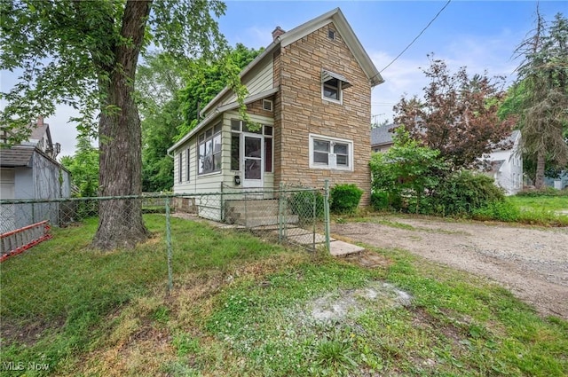 311 Sterling Ct, Akron, OH 44304 - photo 2