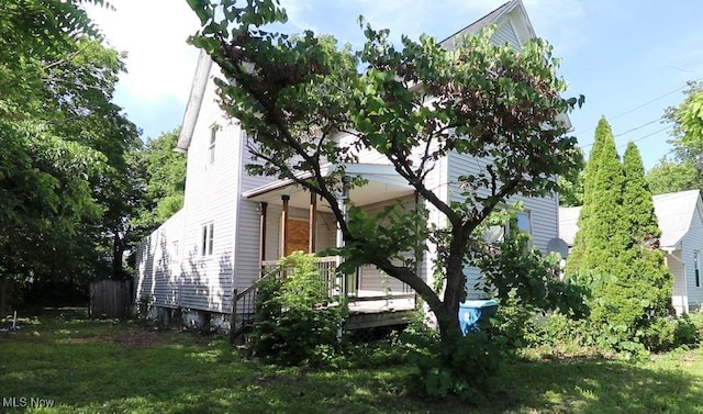 121 E 32nd St, Lorain, OH 44055 - view of property exterior with covered porch
