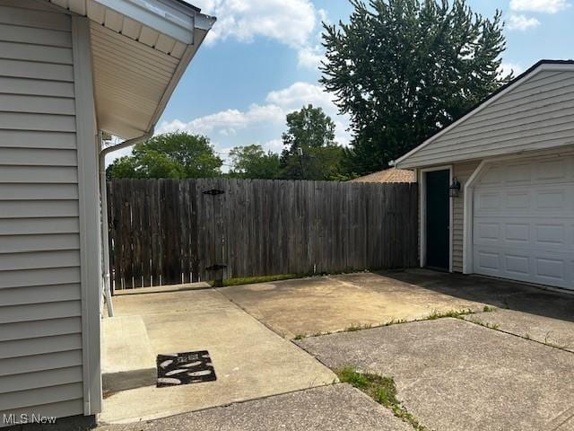 4118 Holl Ave, Sheffield Lake, OH 44054 - photo 2