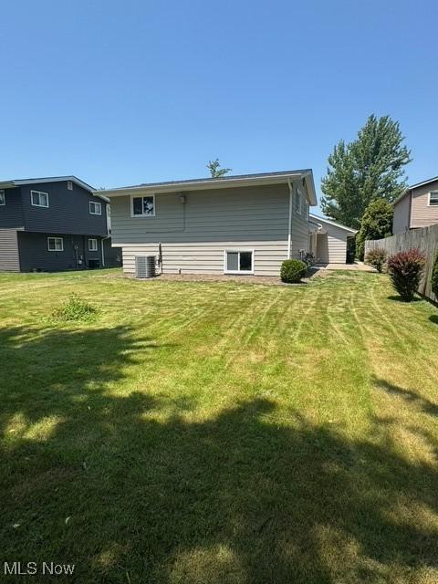 275 Butternut Ln, Berea, OH 44017 - rear view of property
