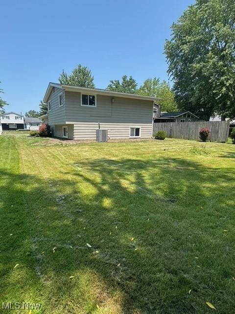 275 Butternut Ln, Berea, OH 44017 - rear view of property
