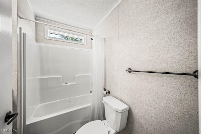8323 Eagle Rd Unit 42, Kirtland, OH 44094 - bathroom with shower / bathtub combination with curtain and a textured ceiling