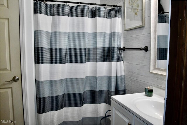 5041 W S Range Rd, Salem, OH 44460 - bathroom featuring vanity and a shower with curtain