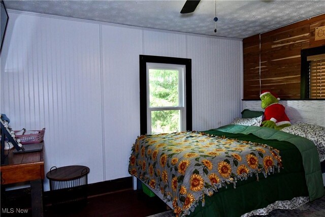 5041 W S Range Rd, Salem, OH 44460 - bedroom featuring ceiling fan