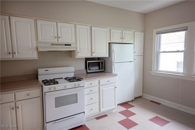 3311 E Fairfax Rd, Cleveland Heights, OH 44118 - photo 12