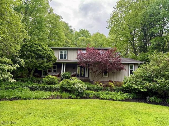 15217 Fox Run, Chagrin Falls, OH 44022 - view of front of house with a front lawn