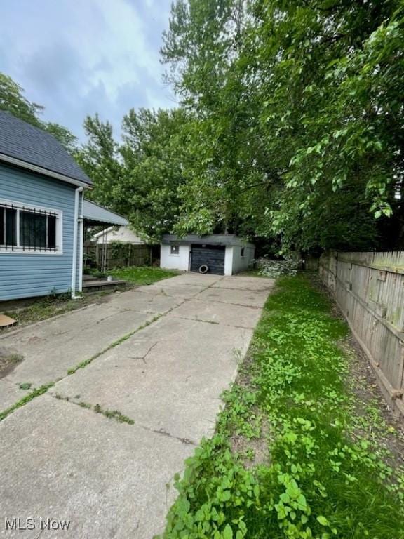 3351 E 65th St, Cleveland, OH 44127 - view of yard featuring an outdoor structure