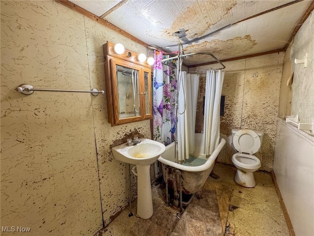 5477 Dueber Ave, East Sparta, OH 44626 - full bath with toilet and shower / bath combo