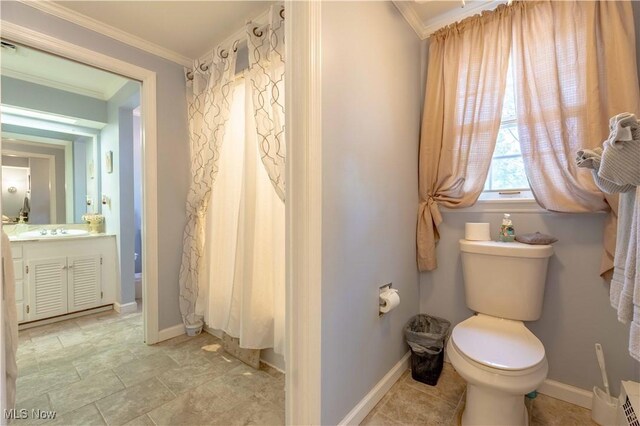 1201 Overlook Dr, Alliance, OH 44601 - full bathroom featuring crown molding, vanity, and curtained shower