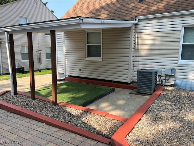 1749 Highview Ave, Akron, OH 44301 - view of patio
