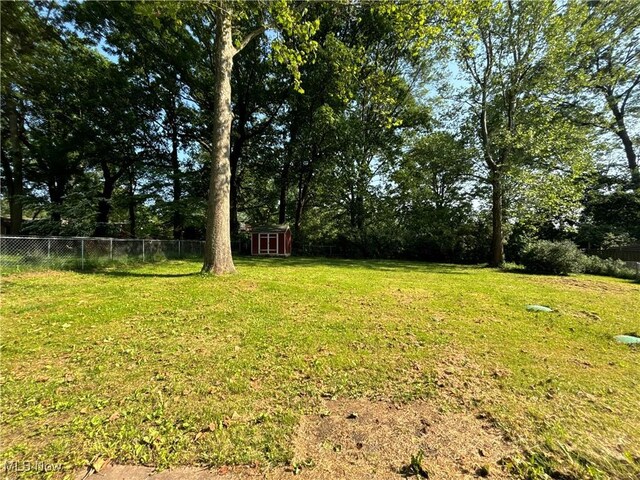1312 Glennview St NE, Canton, OH 44721 - view of yard featuring a storage shed