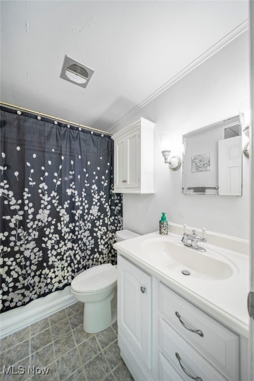 7297 Trotter Ln Unit B, Mentor, OH 44060 - bathroom with vanity and a shower with curtain