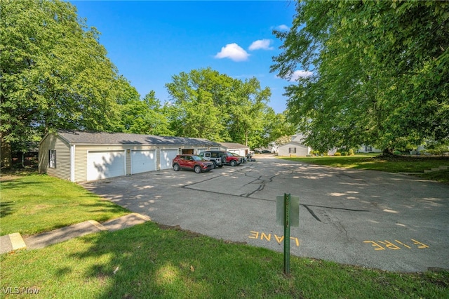7297 Trotter Ln Unit B, Mentor, OH 44060 - view of vehicle parking