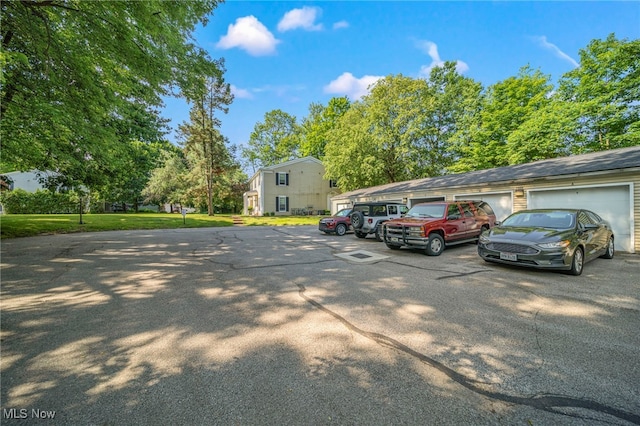 7297 Trotter Ln Unit B, Mentor, OH 44060 - view of parking
