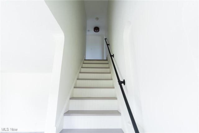 6580 Crossview Rd, Seven Hills, OH 44131 - view of staircase