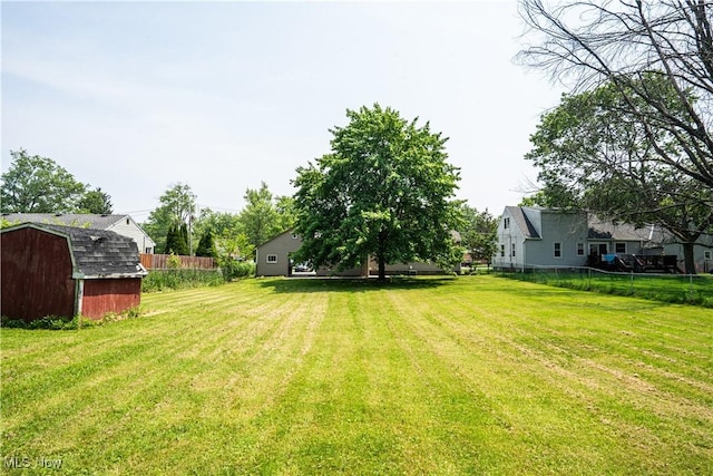 6580 Crossview Rd, Seven Hills, OH 44131 - view of yard with a storage shed