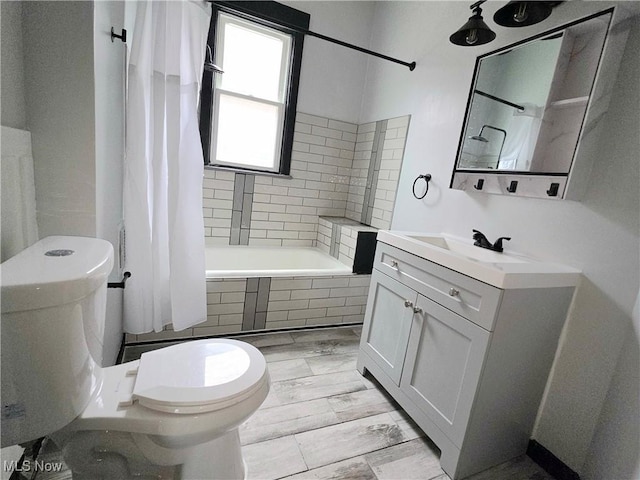 3620 E 63rd St, Cleveland, OH 44105 - bathroom featuring tiled shower / bath and vanity