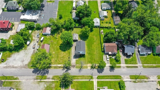 1369 Adelaide Ave SE, Warren, OH 44484 - aerial perspective of suburban area