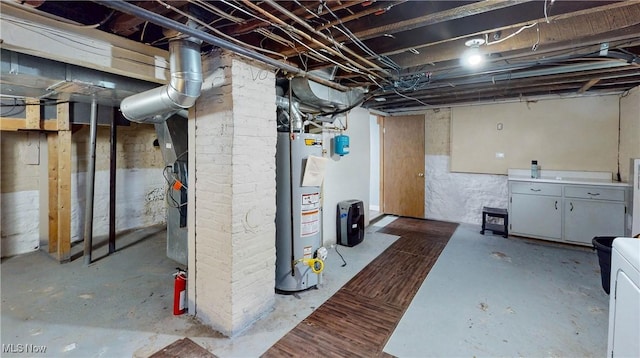 26 Walnut Ct, Mogadore, OH 44260 - unfinished basement featuring gas water heater