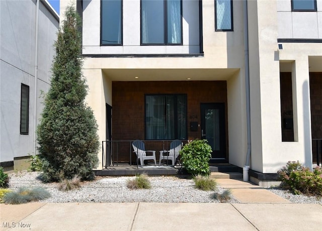 604 Marquardt Ave, Cleveland, OH 44113 - view of exterior entry with covered porch