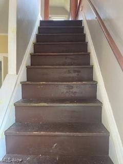 4313 Wichita Ave, Cleveland, OH 44109 - view of stairs