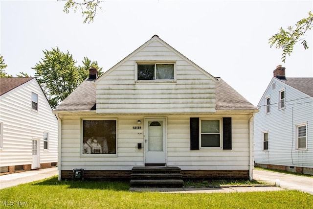 14112 Rockside Rd, Maple Heights, OH 44137 - bungalow-style home featuring entry steps and a shingled roof