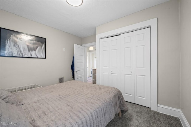 1646 Wyandotte Ave, Lakewood, OH 44107 - carpeted bedroom with a closet and baseboards