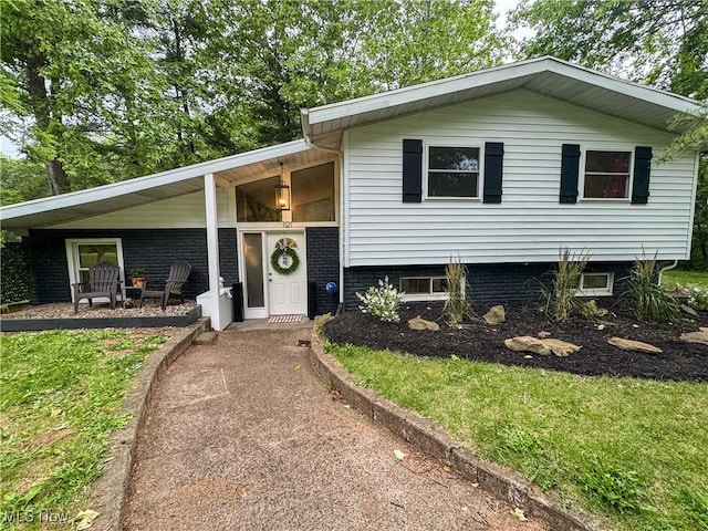 1121 Old Rosemar Rd, Parkersburg, WV 26104 - view of front of property featuring driveway