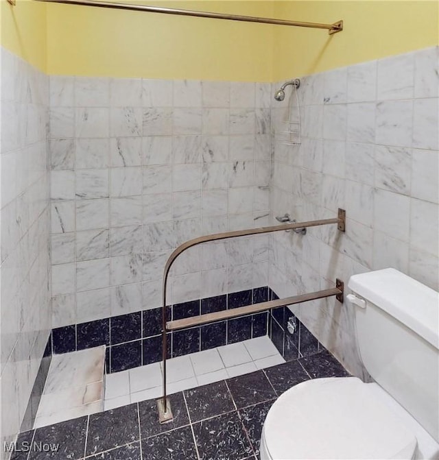 7780 Clarion Dr, Chagrin Falls, OH 44022 - bathroom featuring toilet and tile walls