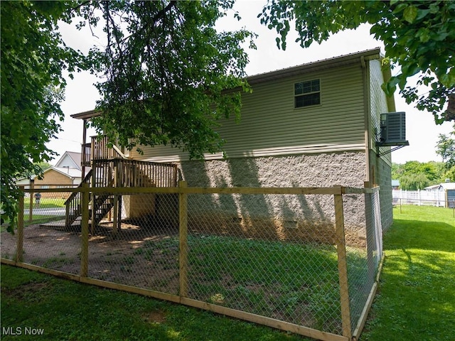 1104 4th St, Belpre, OH 45714 - back of property featuring stairway