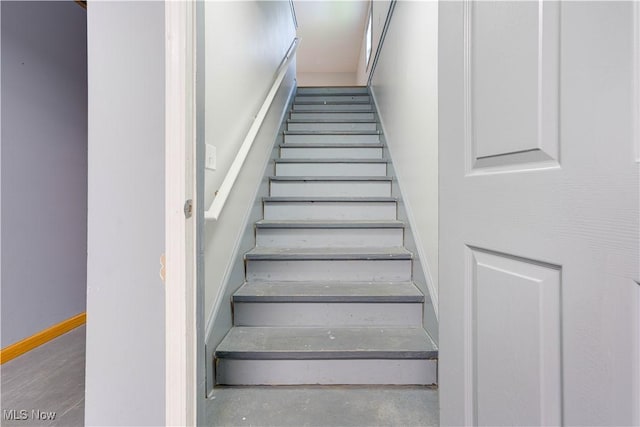 1104 4th St, Belpre, OH 45714 - view of stairway