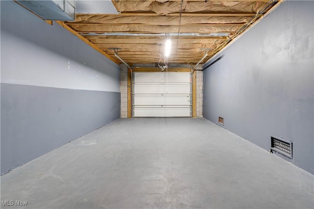 1104 4th St, Belpre, OH 45714 - view of garage