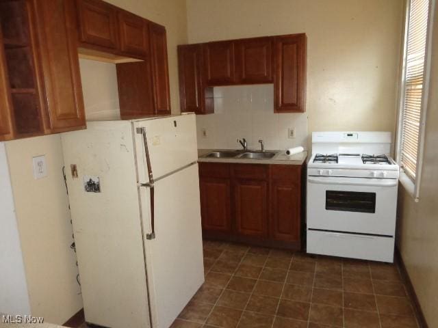 1786 Randall Rd, Cleveland, OH 44113 - photo 9