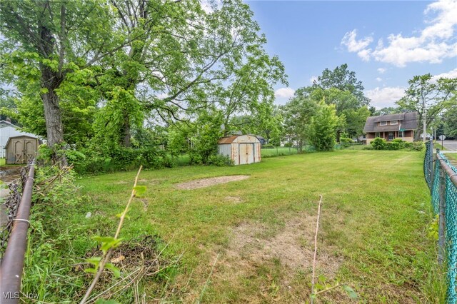 654 Van Everett Ave, Akron, OH 44306 - view of yard with a storage unit