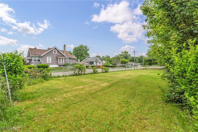 654 Van Everett Ave, Akron, OH 44306 - view of yard