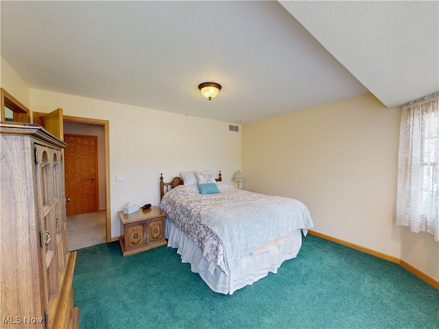 35005 Lisle Ct, Willoughby, OH 44094 - bedroom with carpet floors