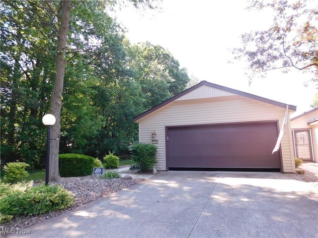 32885 Mills Rd, North Ridgeville, OH 44039 - photo 2
