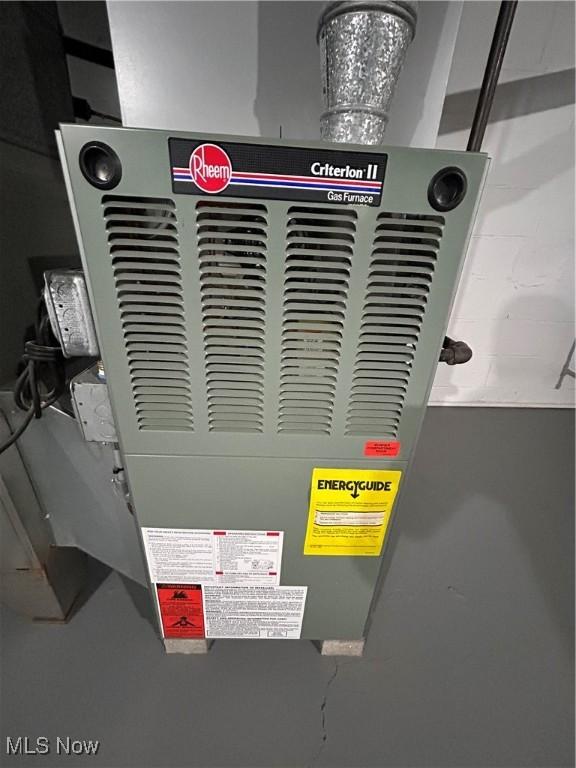 7295 Clovermeade Ave, Poland, OH 44514 - detailed view of heating unit
