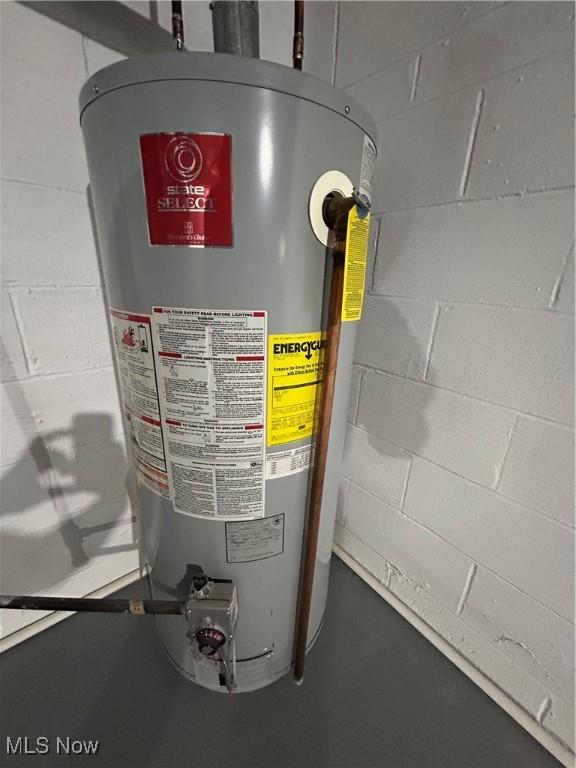 7295 Clovermeade Ave, Poland, OH 44514 - utilities featuring water heater