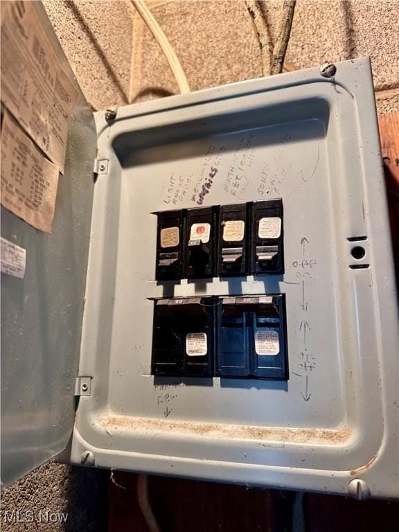 1803 Stillwagon Rd, Warren, OH 44484 - detailed view of electric panel