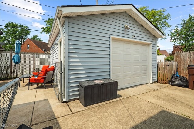 6478 Kerneywood Rd, Parma, OH 44129 - detached garage featuring driveway